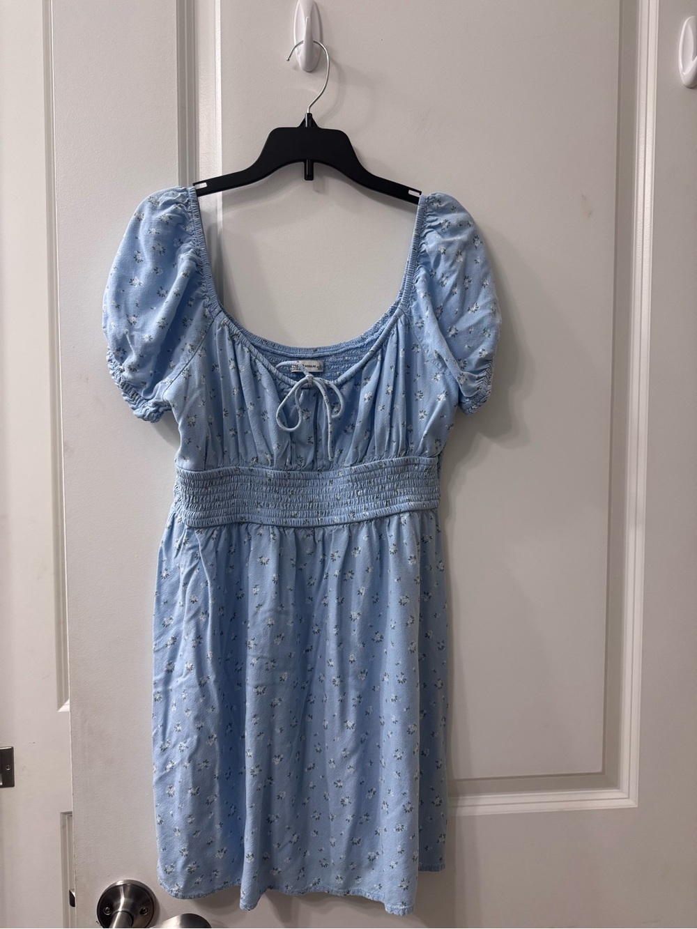 Hollister Light Blue and White Floral Puff-Sleeve Smocked Waist Dress